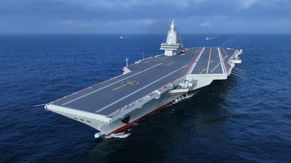 启灯网 福建舰穿越台海赴南海，从海试迈向实战训练，服役进入倒计时